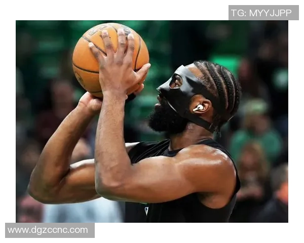 青岛客场大胜广厦总分领先米奇轰下34分10篮板布朗独砍36分